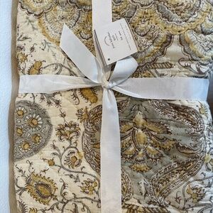 Pottery Barn Josie Kalimkari Quilt. NWT